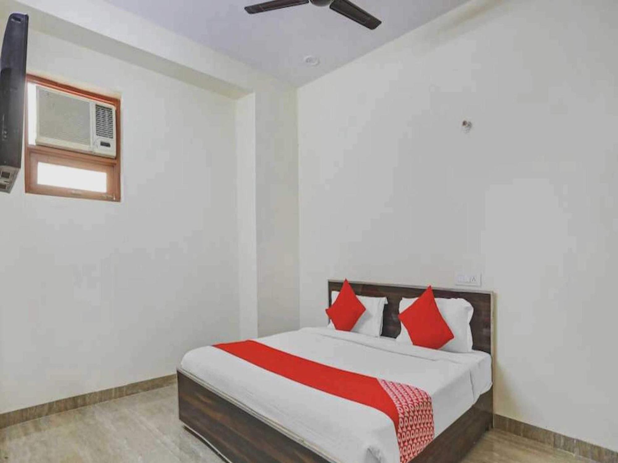 Hotel Sky Bird Bhauli Exterior photo