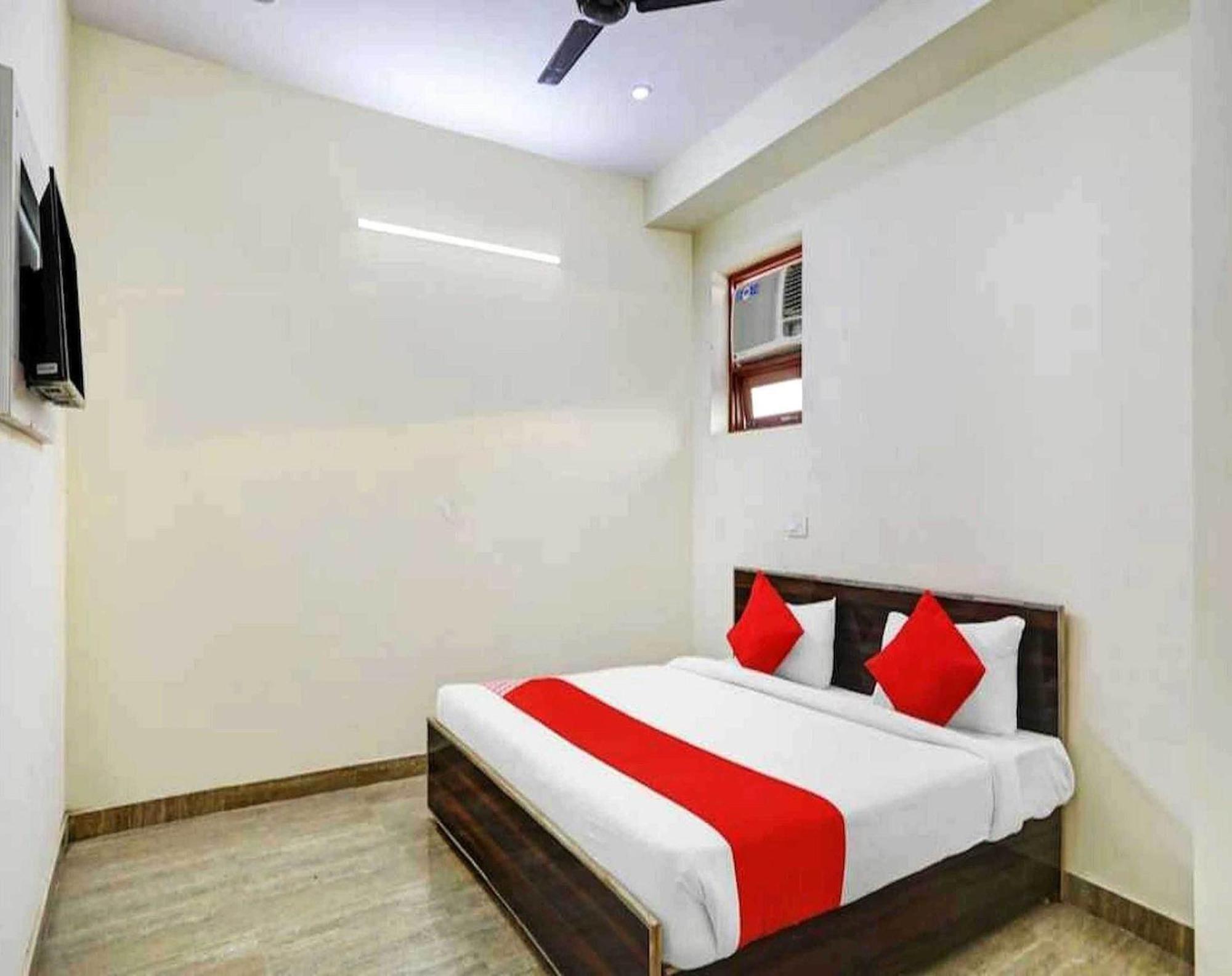 Hotel Sky Bird Bhauli Exterior photo