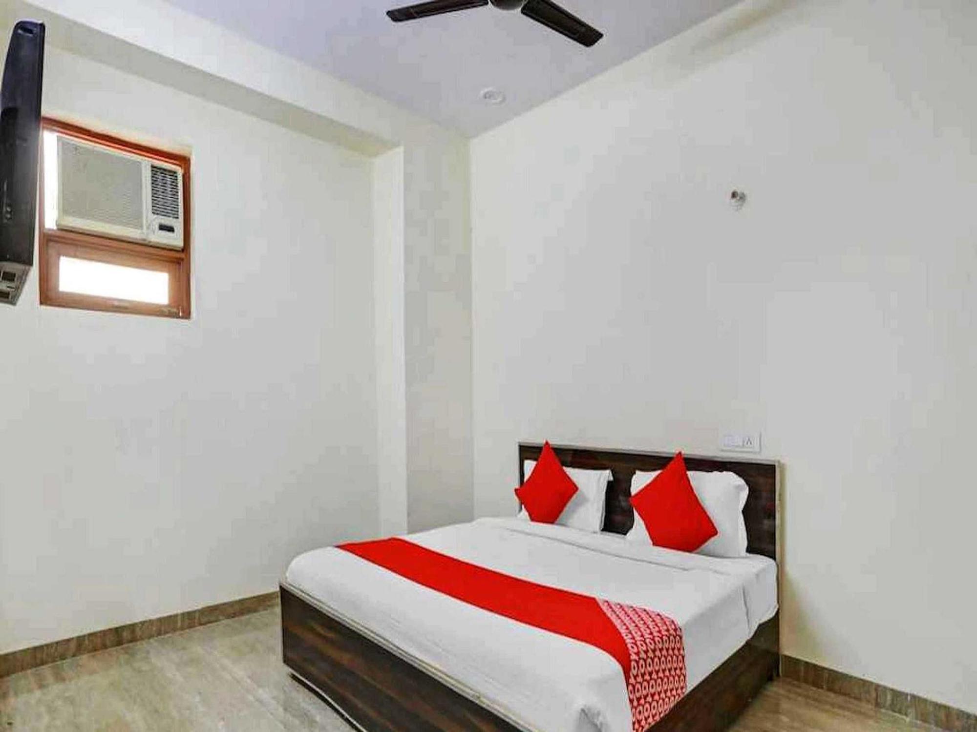 Hotel Sky Bird Bhauli Exterior photo