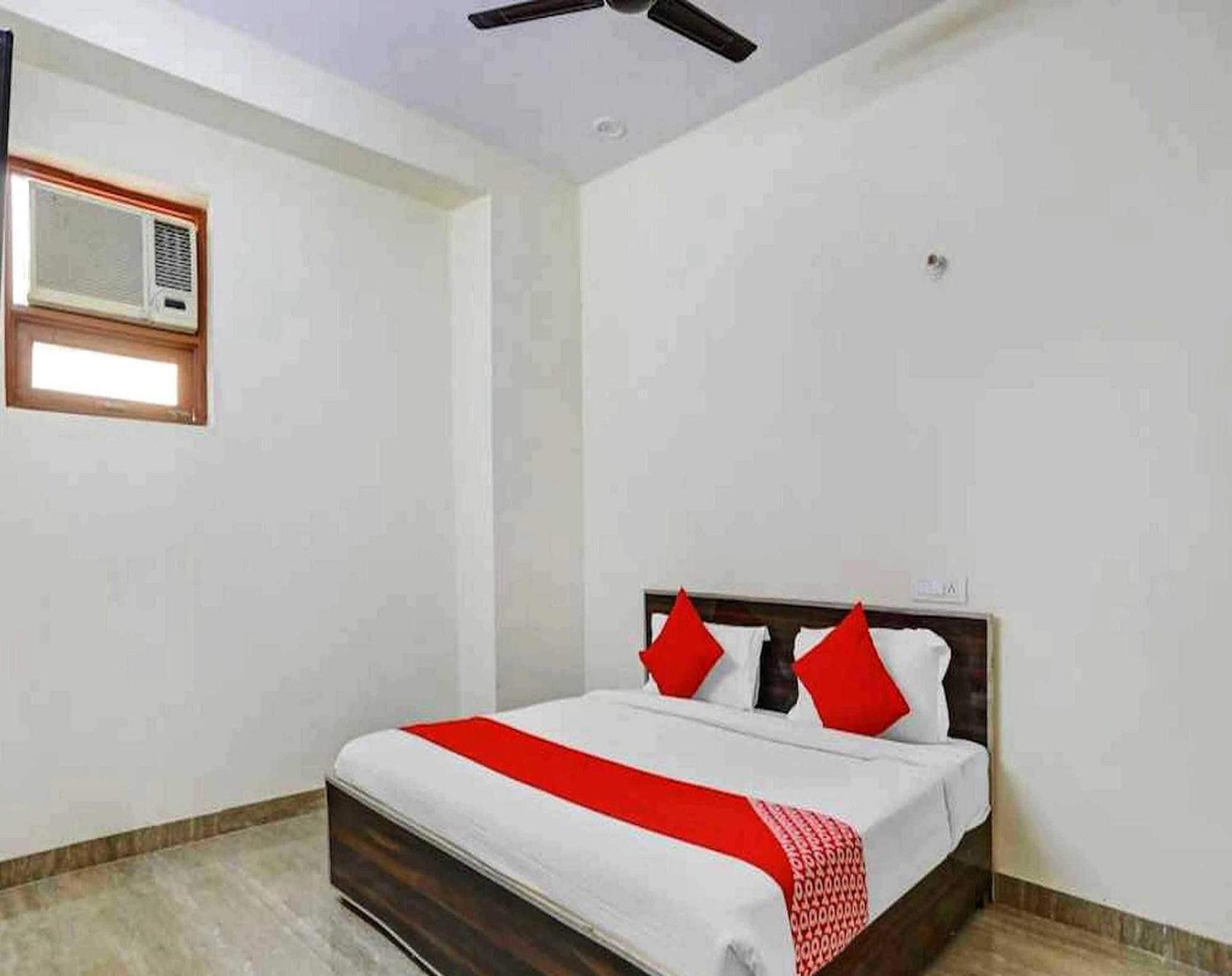 Hotel Sky Bird Bhauli Exterior photo