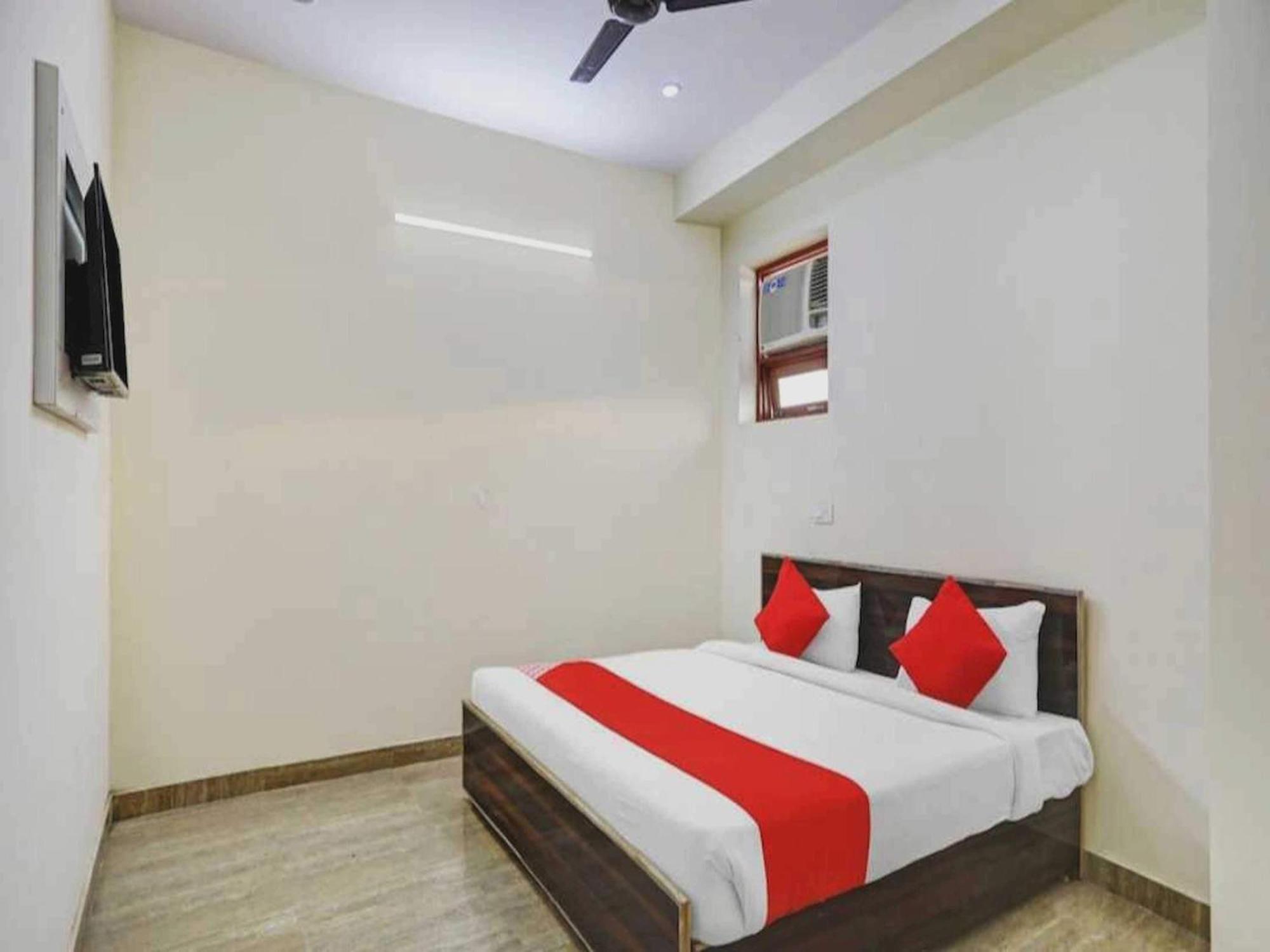 Hotel Sky Bird Bhauli Exterior photo