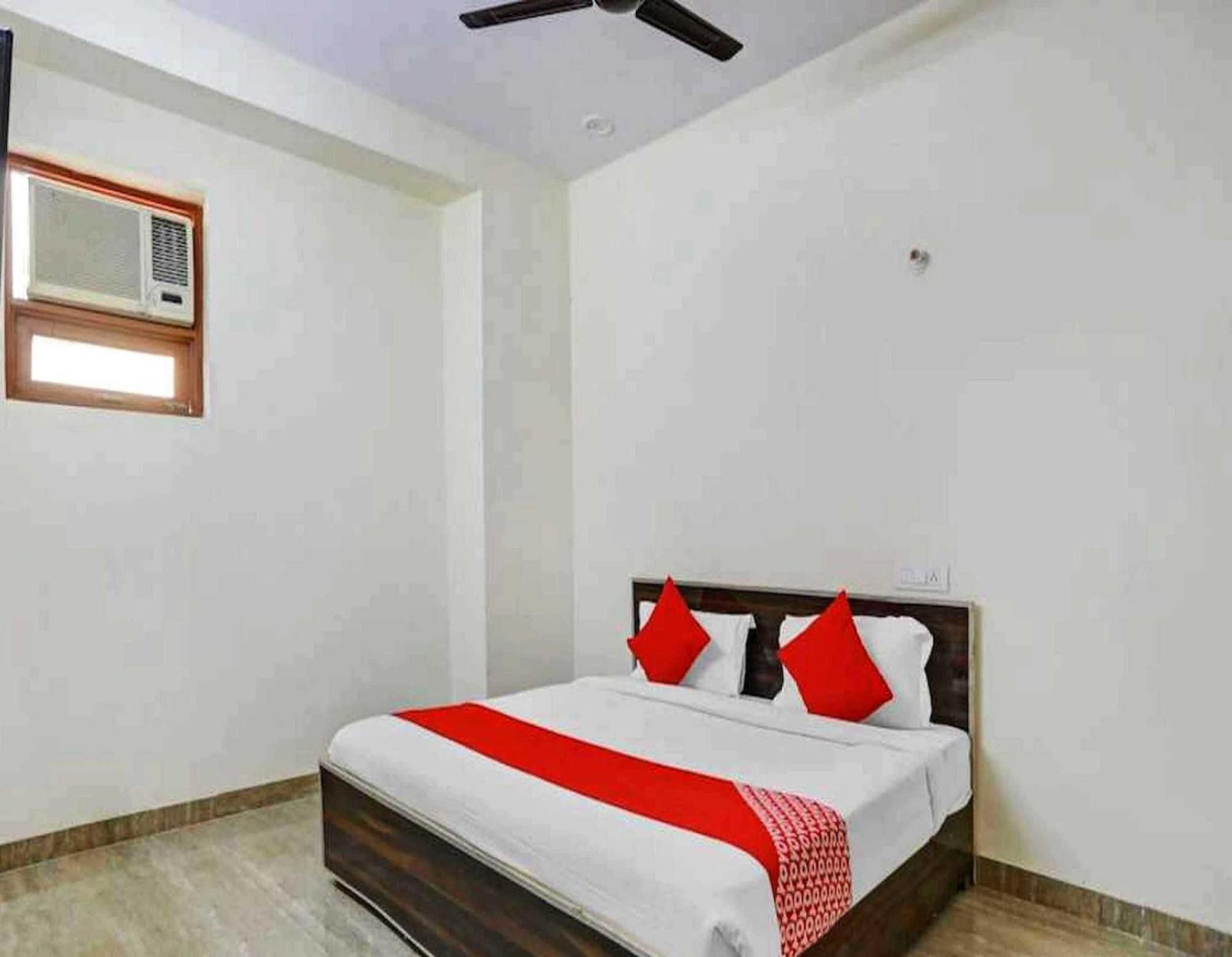 Hotel Sky Bird Bhauli Exterior photo