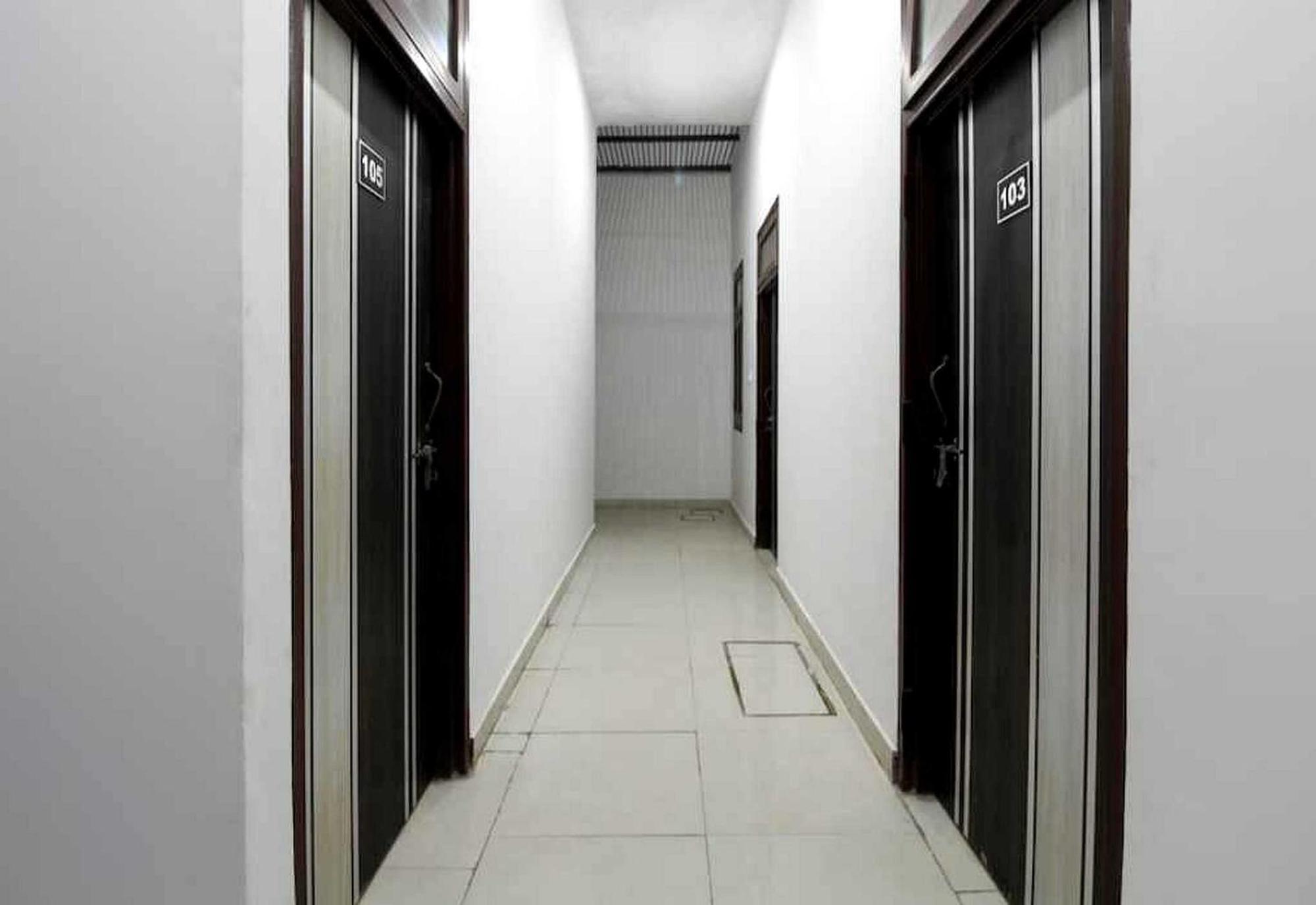 Hotel Sky Bird Bhauli Exterior photo