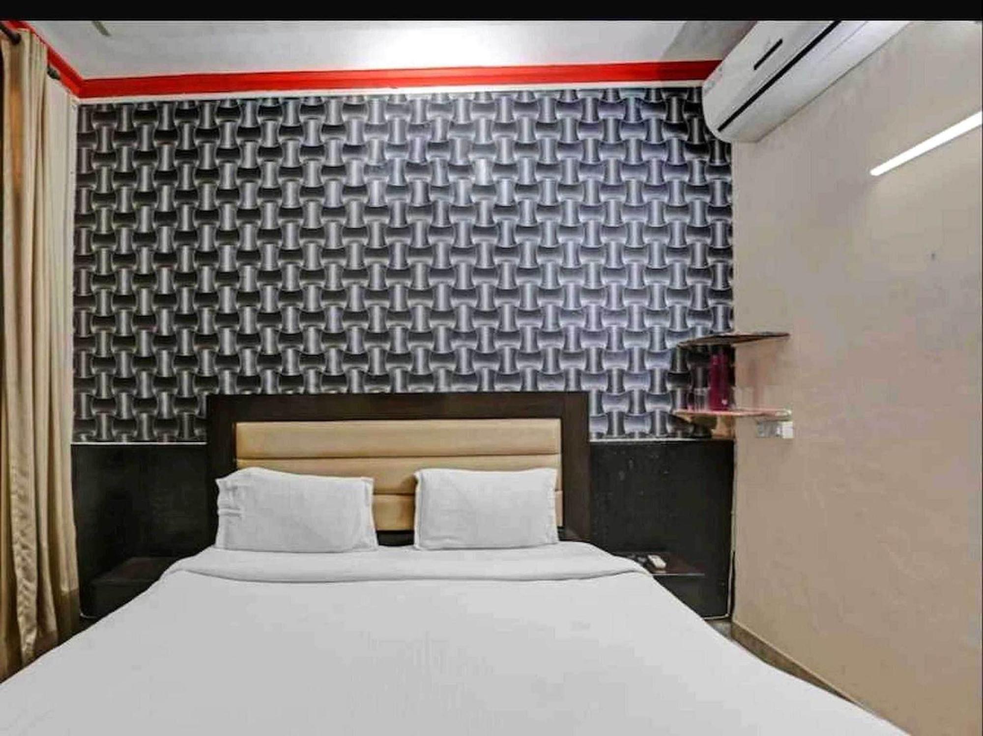 Hotel Sky Bird Bhauli Exterior photo