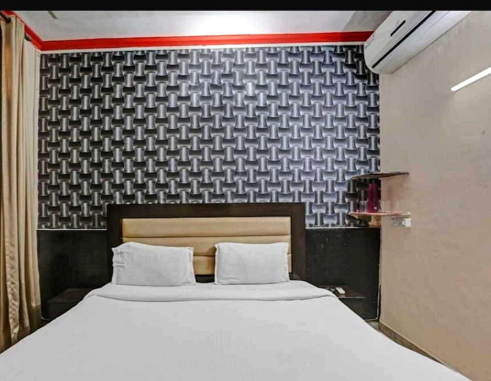 Hotel Sky Bird Bhauli Exterior photo
