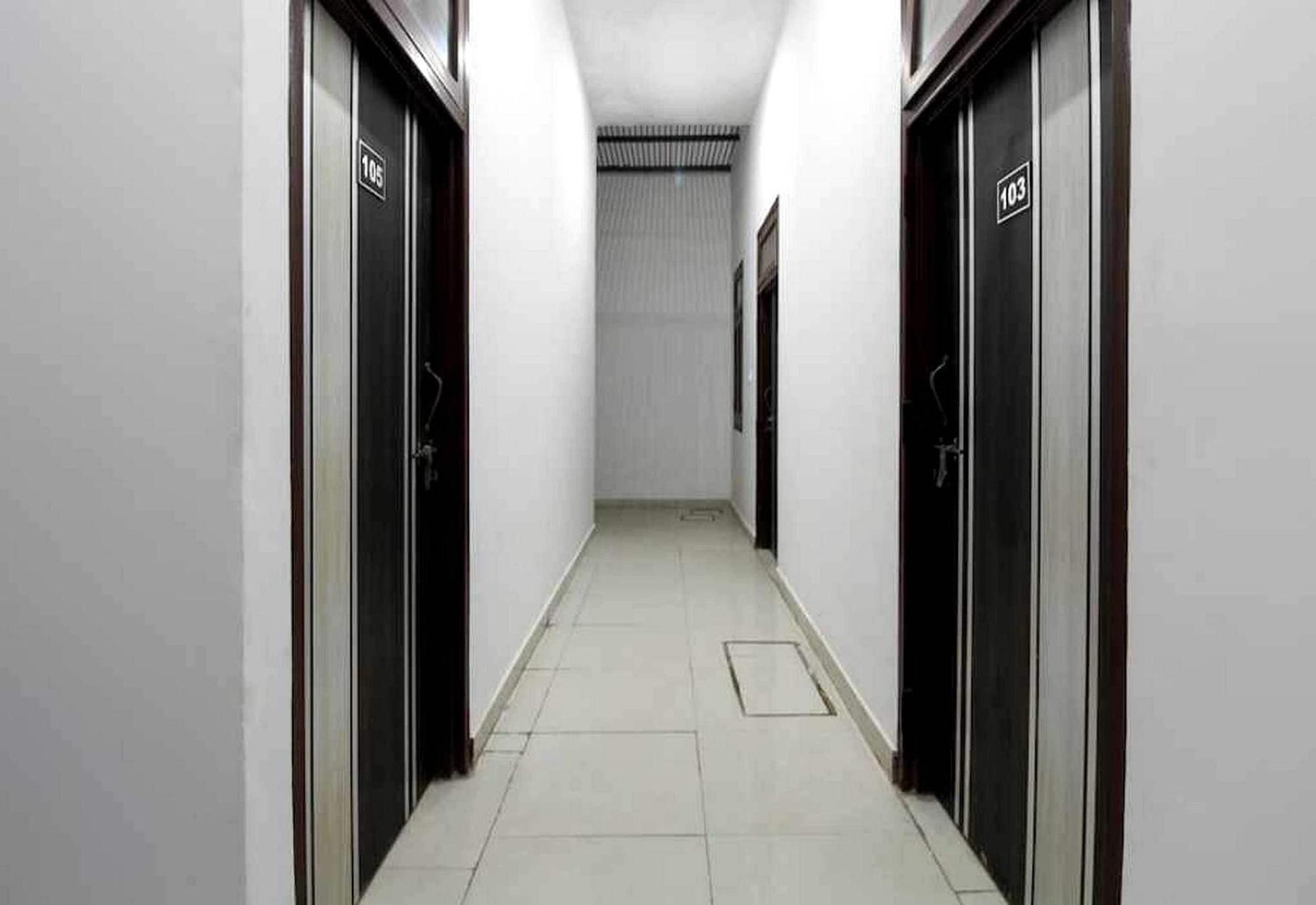 Hotel Sky Bird Bhauli Exterior photo