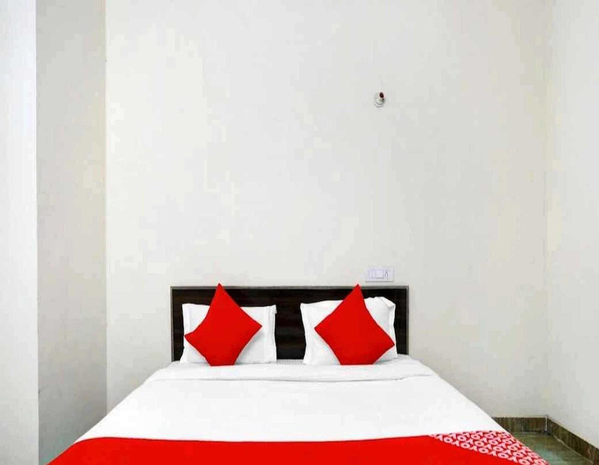 Hotel Sky Bird Bhauli Exterior photo