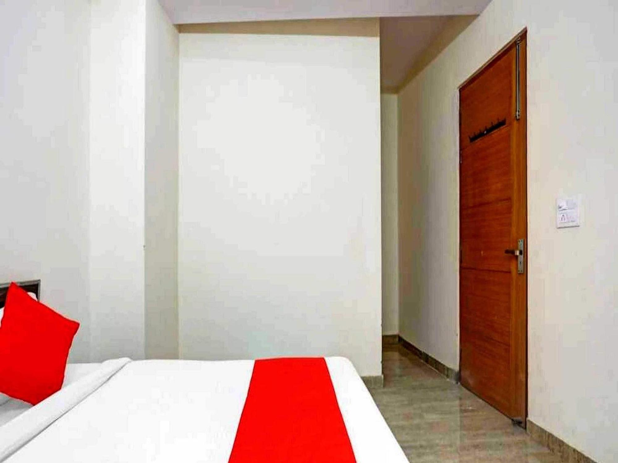 Hotel Sky Bird Bhauli Exterior photo
