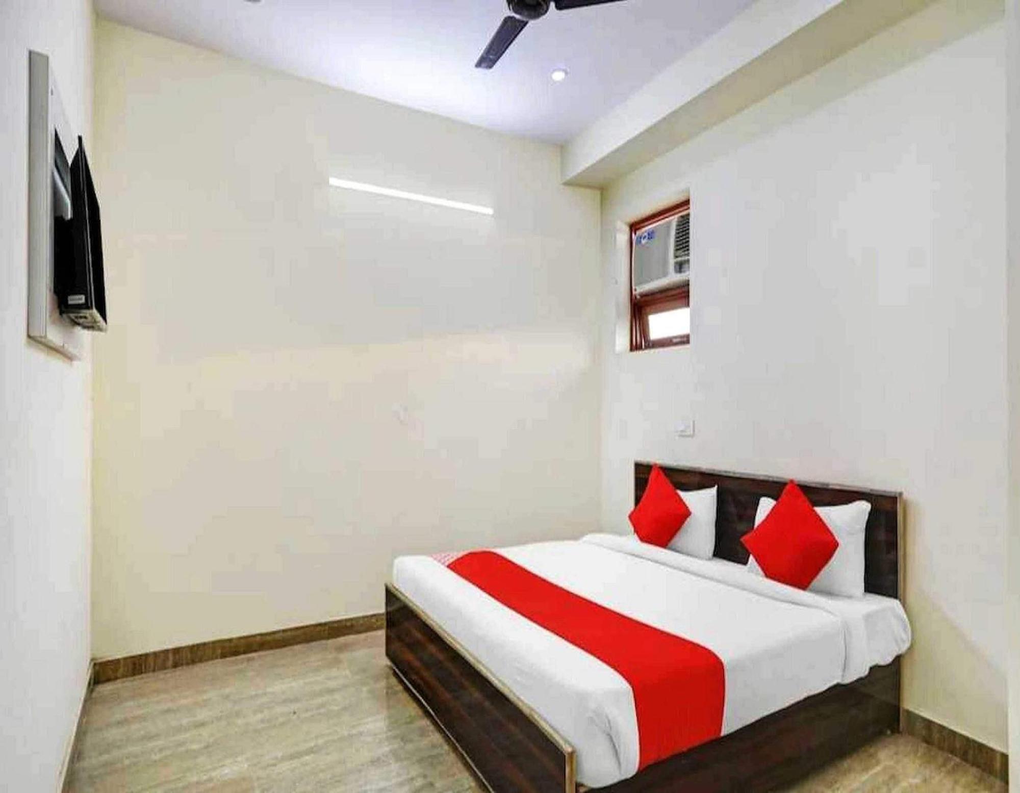 Hotel Sky Bird Bhauli Exterior photo